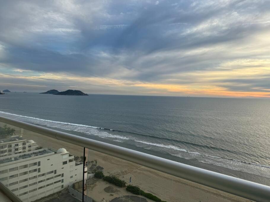 Departamento De Lujo Vista Al Mar Piso 15 Apartment Mazatlan Ngoại thất bức ảnh